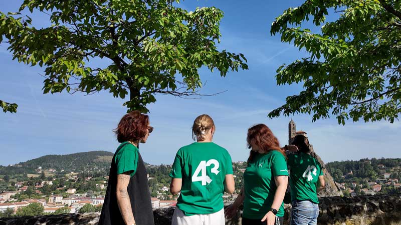 t shirt vert de dos 43